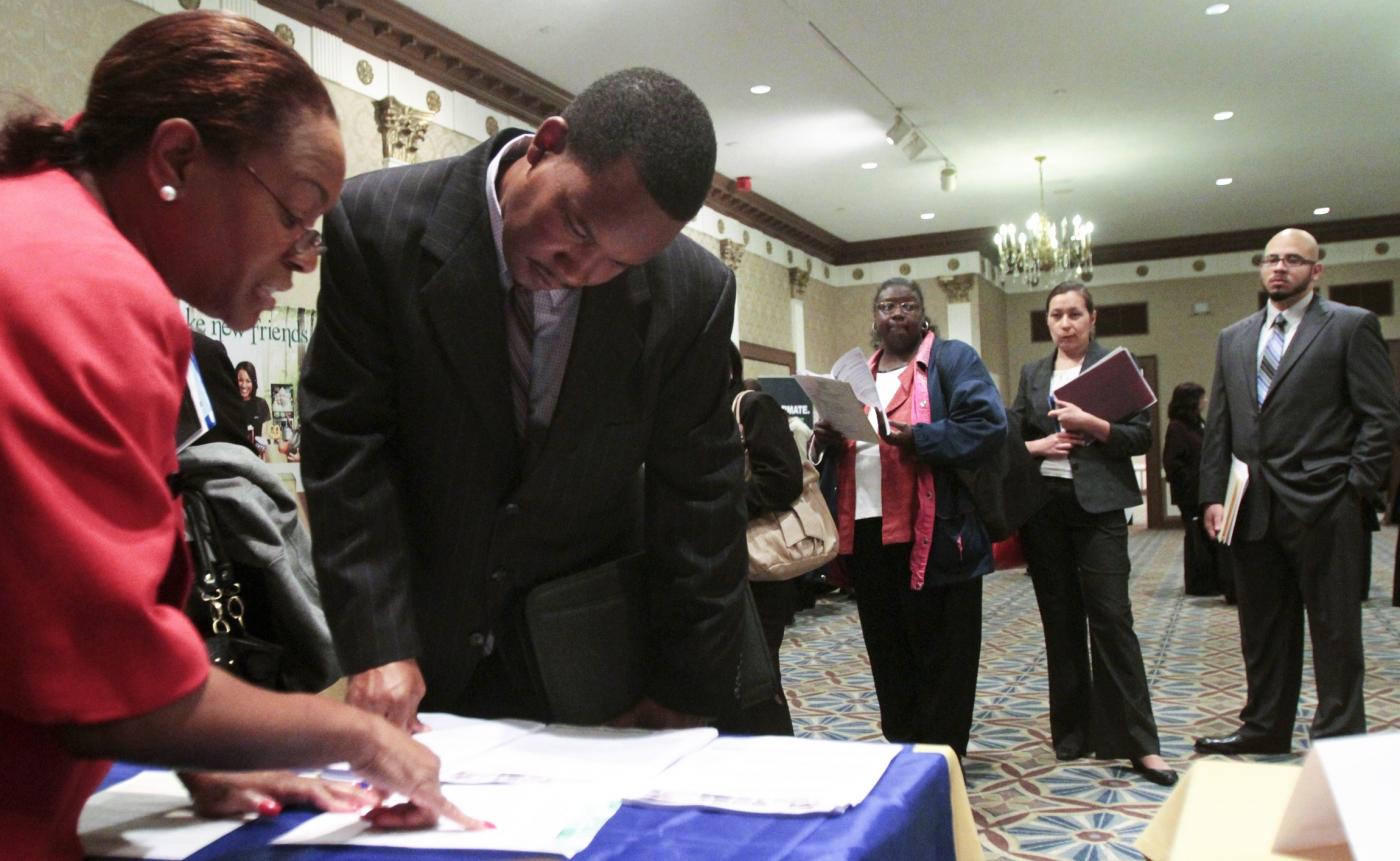 US employment: nonfarm payrolls down, chance of rate cut in September