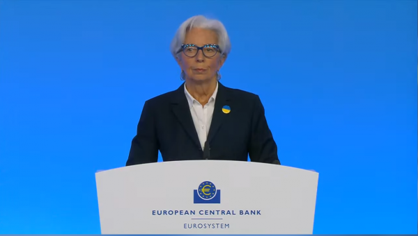 Sorpresa Bce di Lagarde: QE tradizionale potrebbe finire nel terzo trimestre. L'annuncio in tempi di guerra Russia-Ucraina