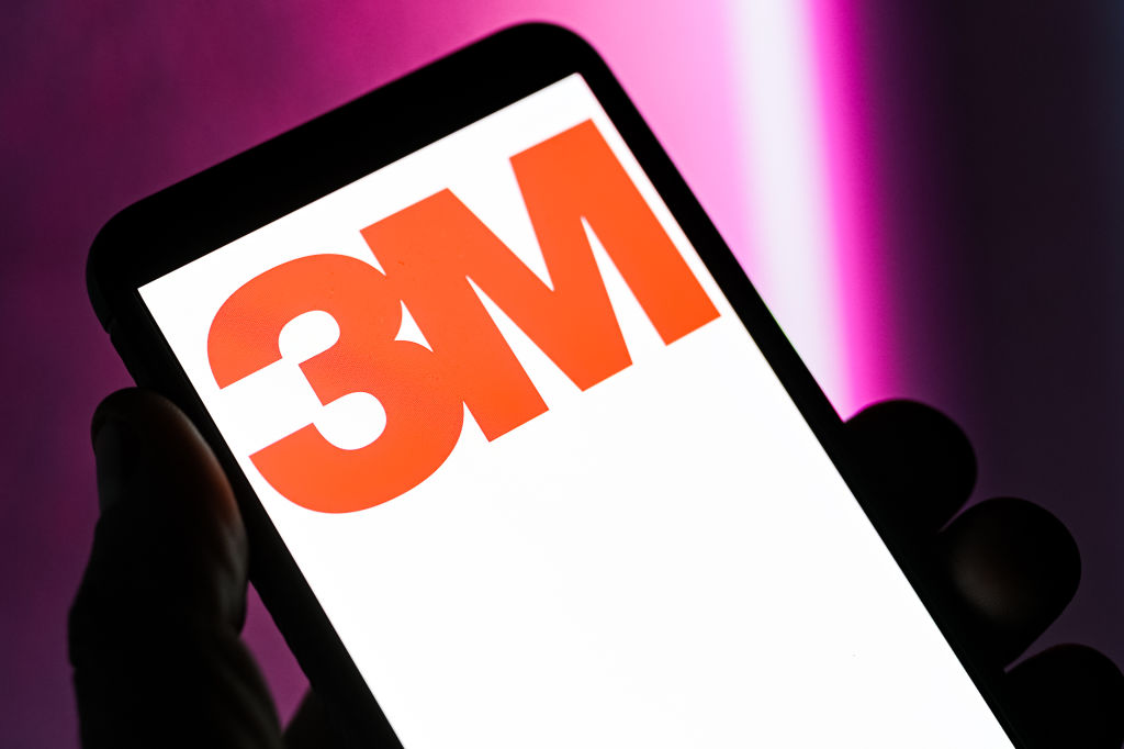 3M under pressure after 4Q accounts and job cut announcement Breaking