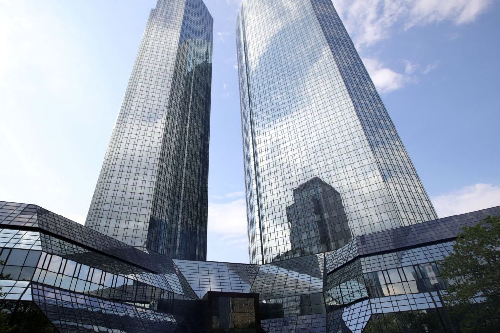 CDS the role in the Deutsche Bank disaster (not only) Breaking